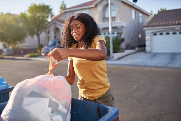 Best Commercial Cleanout Services  in Rossvle, IL